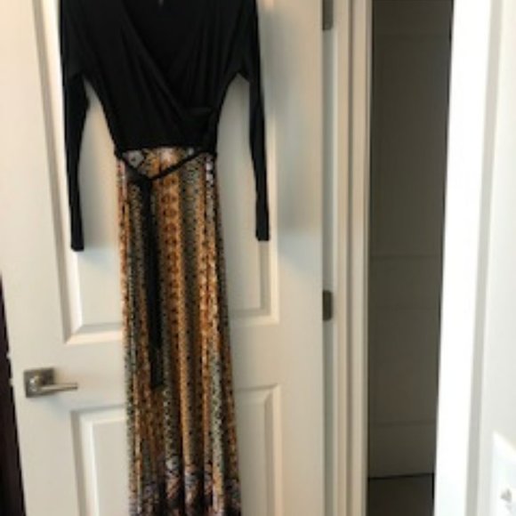 Dress - Picture 1 of 3